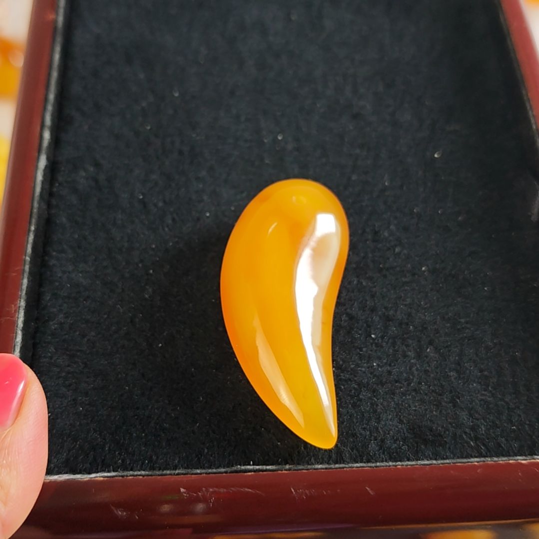 蜜蜡吊坠(赠链)18K金镶嵌