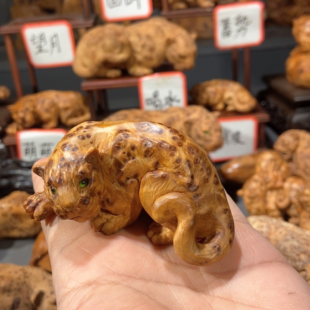 柏木（崖柏）木雕手工把件太行崖柏瘤疤料豹子