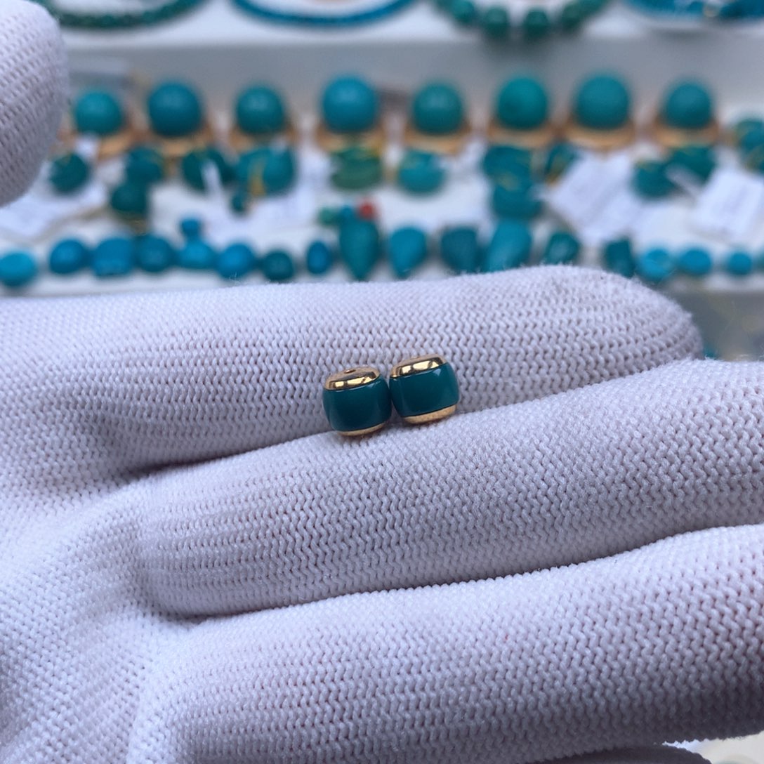 绿松石配饰未镶嵌