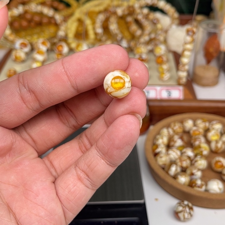 琥珀裸石未镶嵌你***_69号