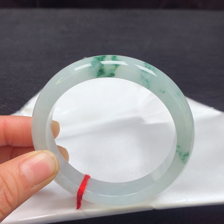 翡翠手镯未镶嵌57圈