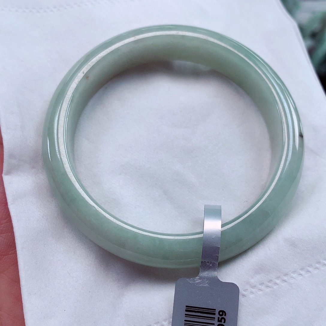 翡翠手镯未镶嵌圈口5455