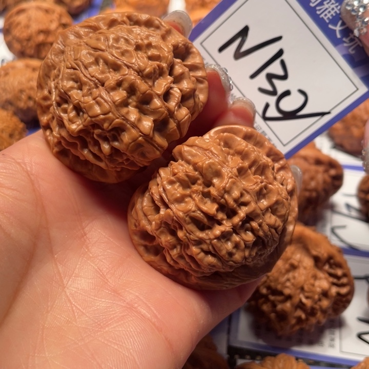 文玩核桃把件130号4.9官帽