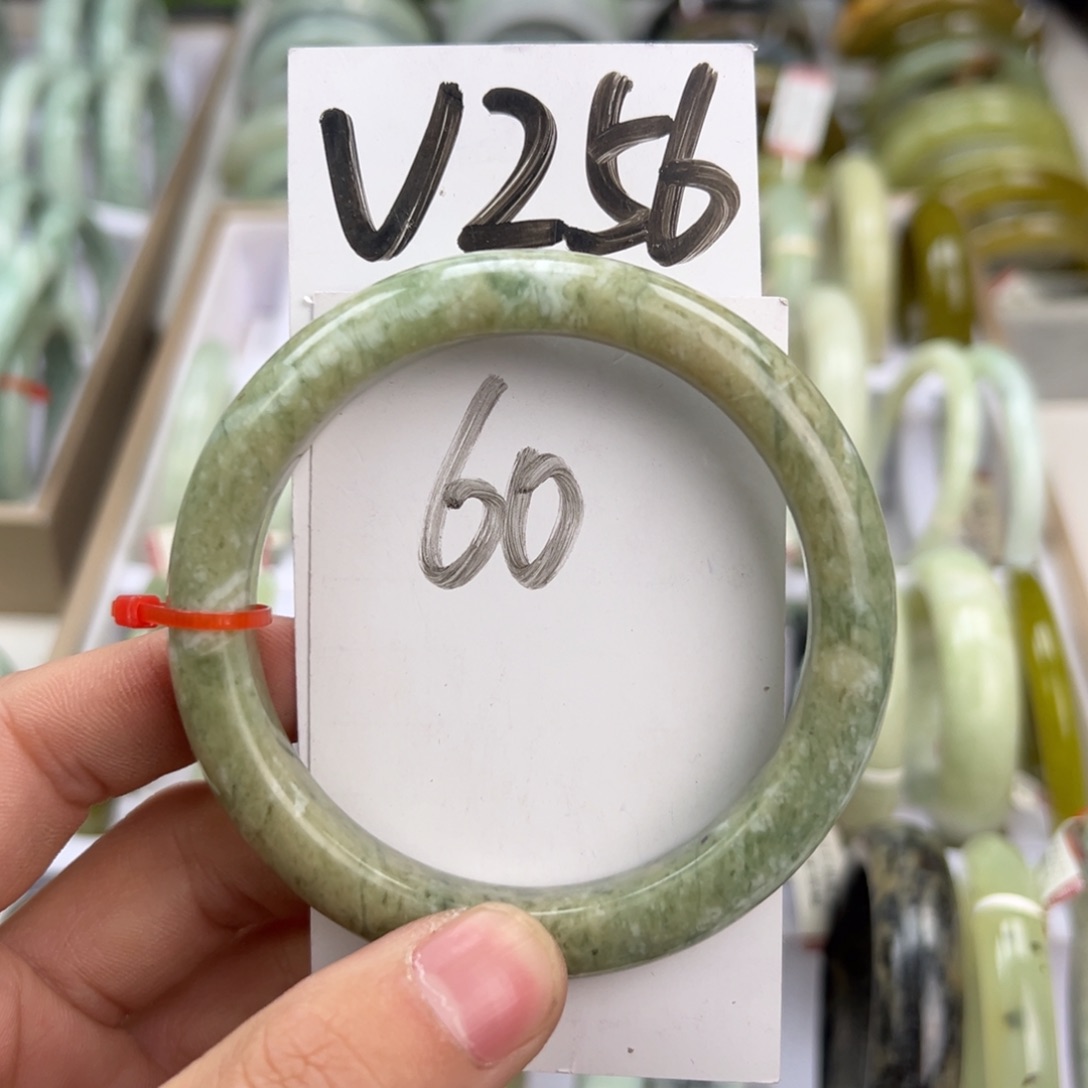 岫玉手镯未镶嵌天然岫玉