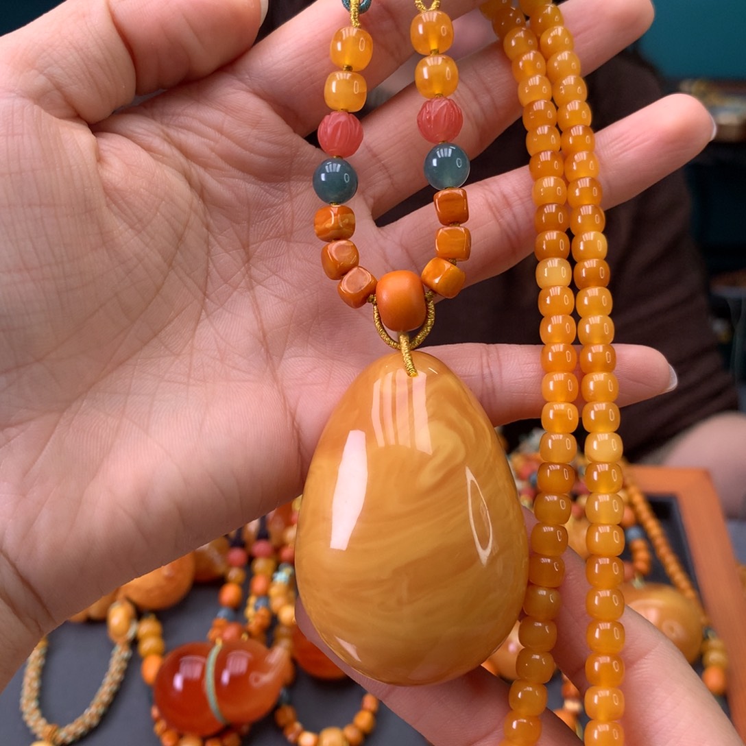 蜜蜡未镶嵌颈饰水滴