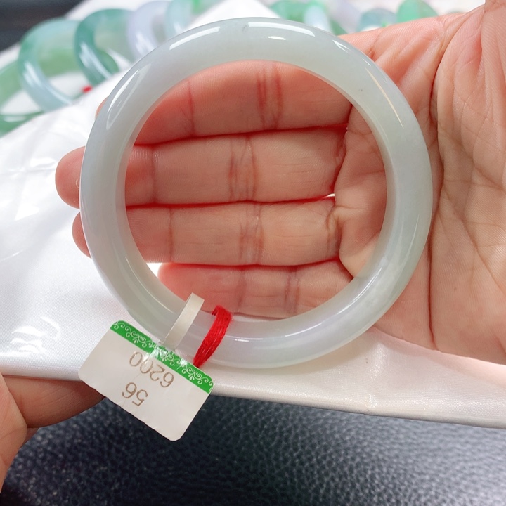 翡翠手镯未镶嵌5656565656