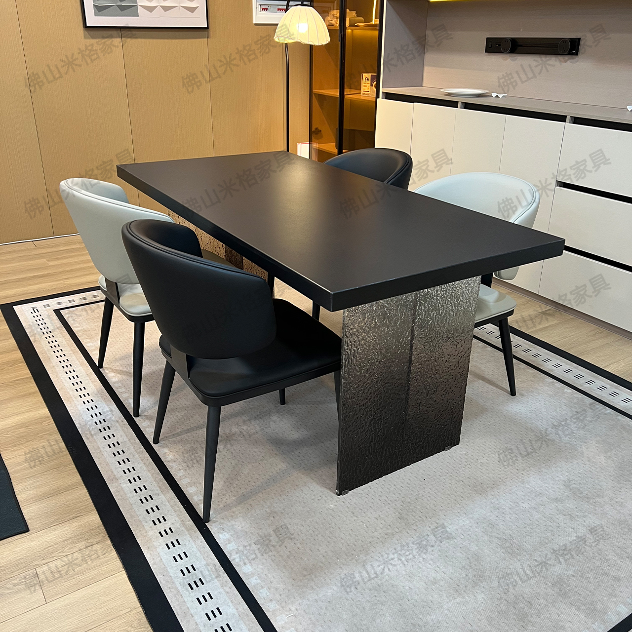 长方形岩板餐桌意式小户型轻奢极简餐桌石头纹渐变黑亚克力餐桌椅