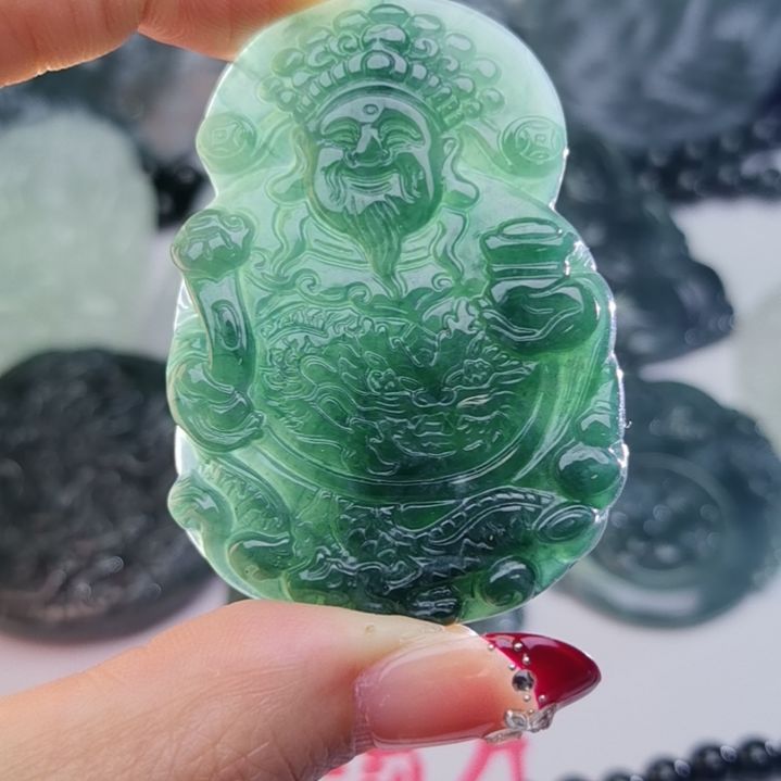 翡翠颈饰未镶嵌天然的A货翡翠多样性发货