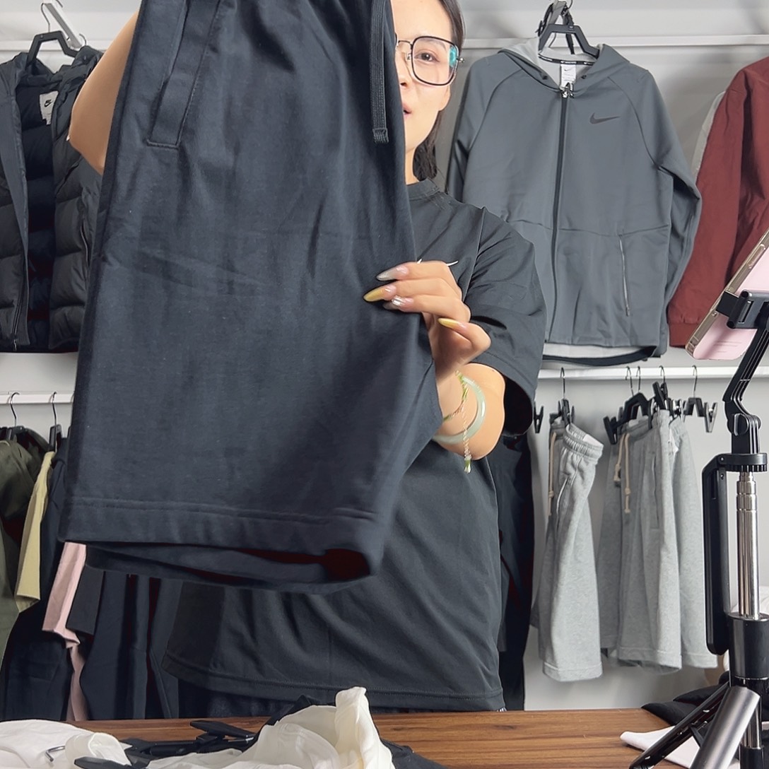 2773黑色短裤M码110-130斤 不退换