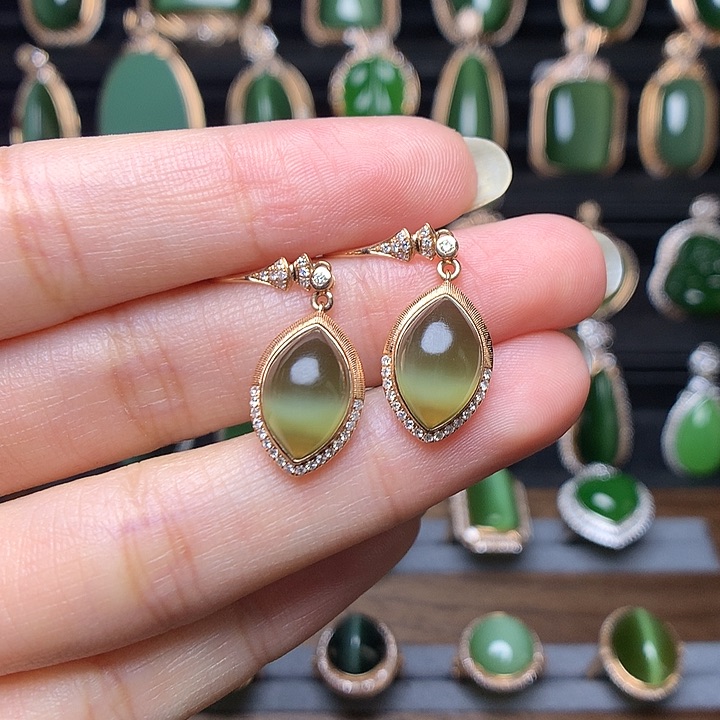 和田玉首饰18K金镶嵌