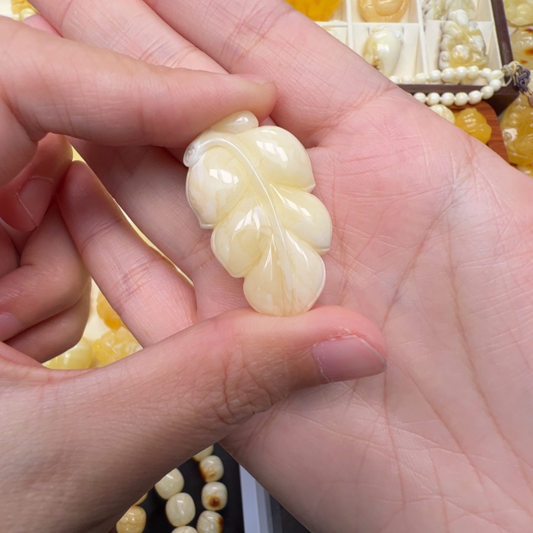 琥珀未镶嵌裸石蜜蜡