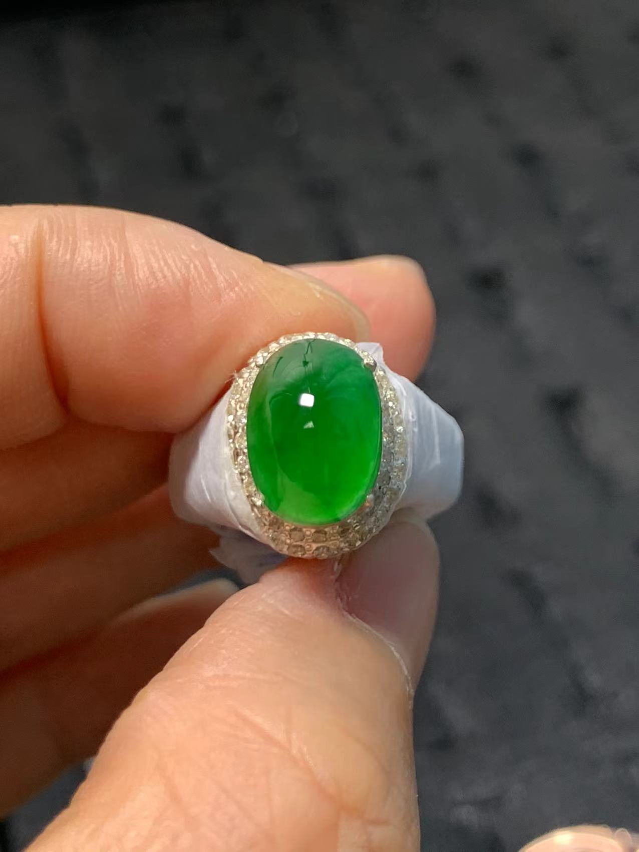 木那翡翠阳绿戒面干净肉细荧光足