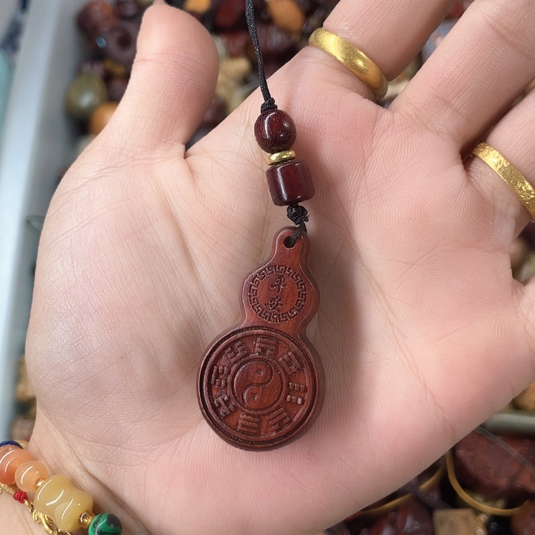 维腊木（绿檀）无事牌