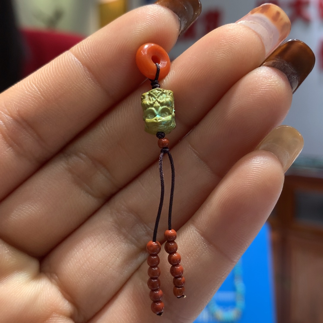 南红玛瑙配饰未镶嵌