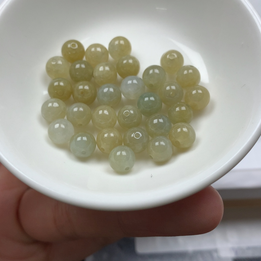 翡翠颈饰未镶嵌卡6➕。单圈。30颗