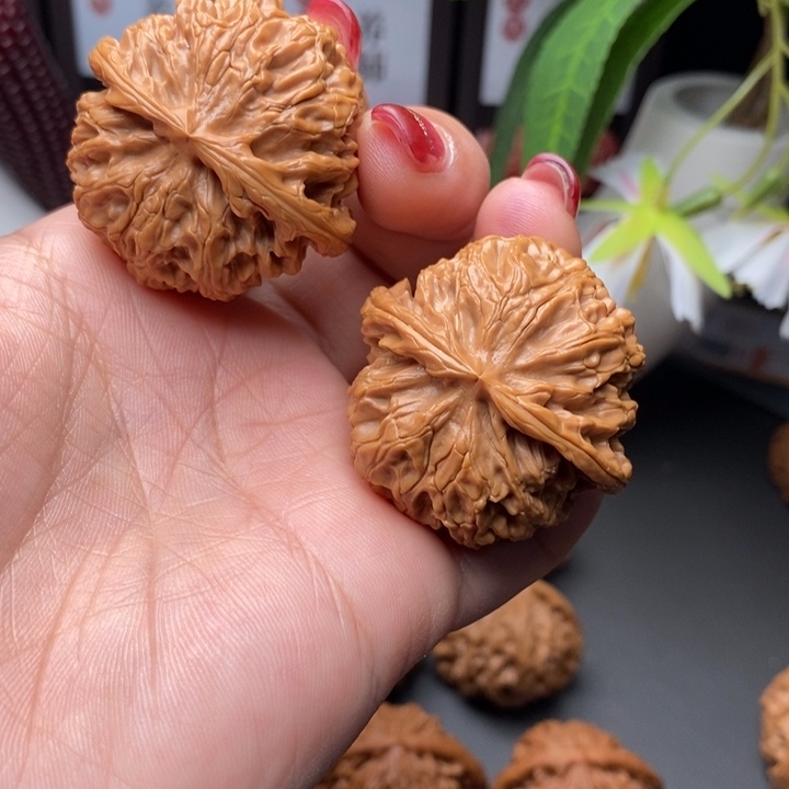 文玩核桃把件苹果园狮子头