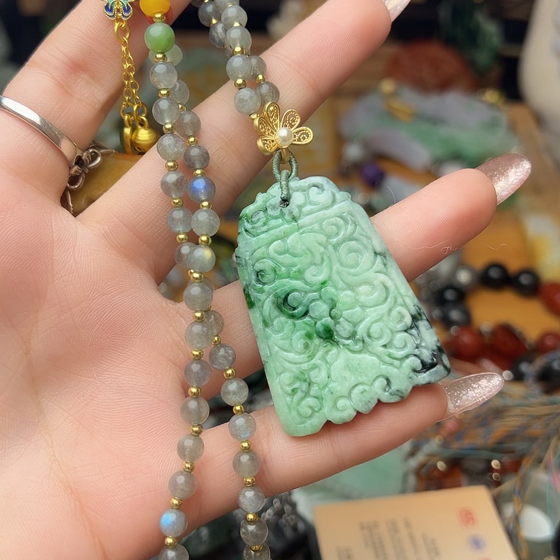 翡翠吊坠(赠链)未镶嵌吊坠23