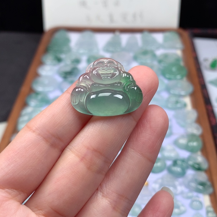 颈饰未镶嵌翡翠冰种晴底佛公