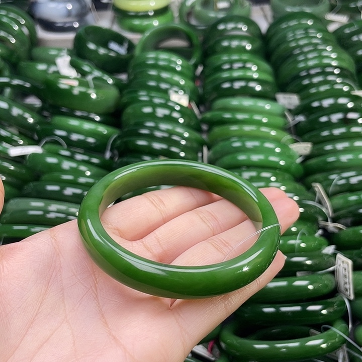 未镶嵌手镯和田玉（碧玉）