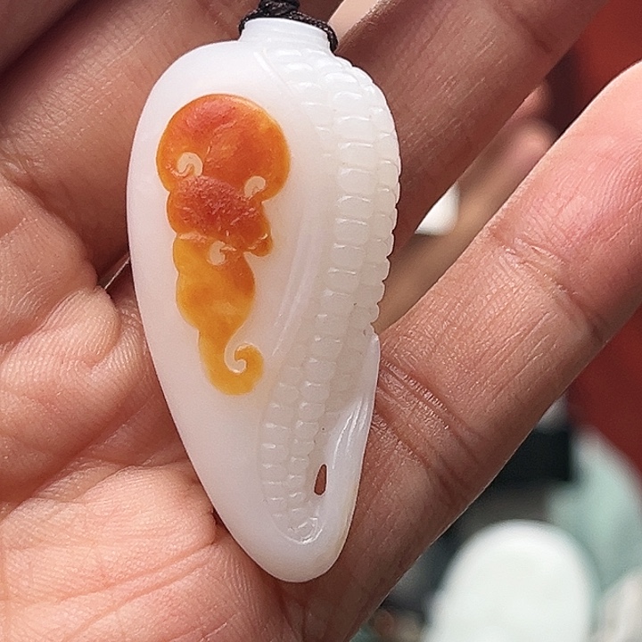 和田玉颈饰未镶嵌