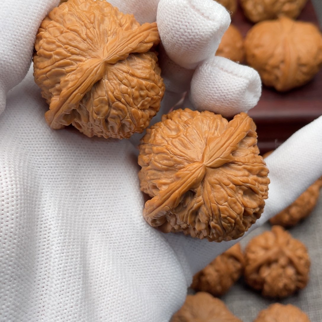 文玩核桃把件42球白