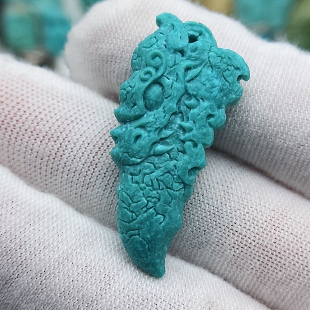 绿松石颈饰未镶嵌