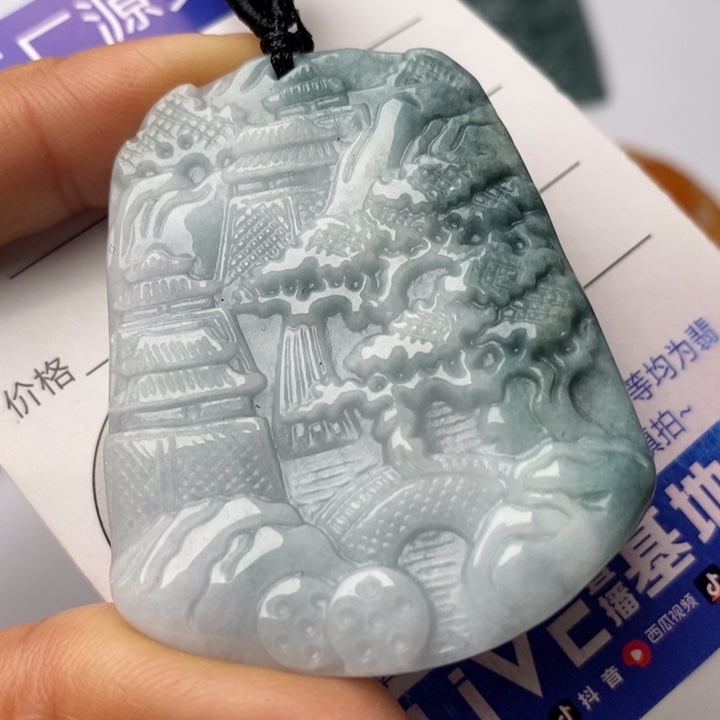 翡翠颈饰未镶嵌翡翠