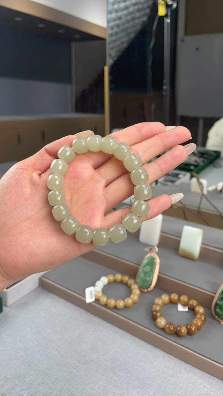 天然和田玉手串时尚