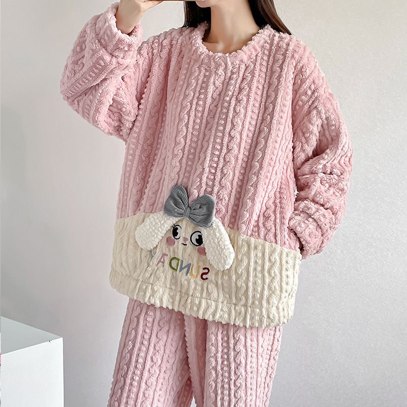 秋冬新款珊瑚绒加绒加厚女士睡衣家居服粉色套头拼白色玉桂狗