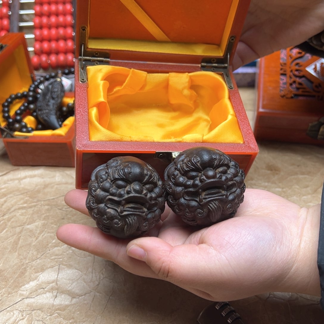 大叶紫檀（黑酸枝木类）