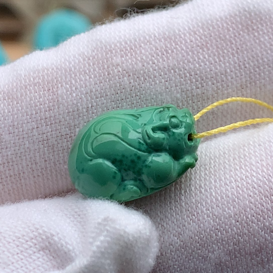 绿松石未镶嵌珠宝奇石