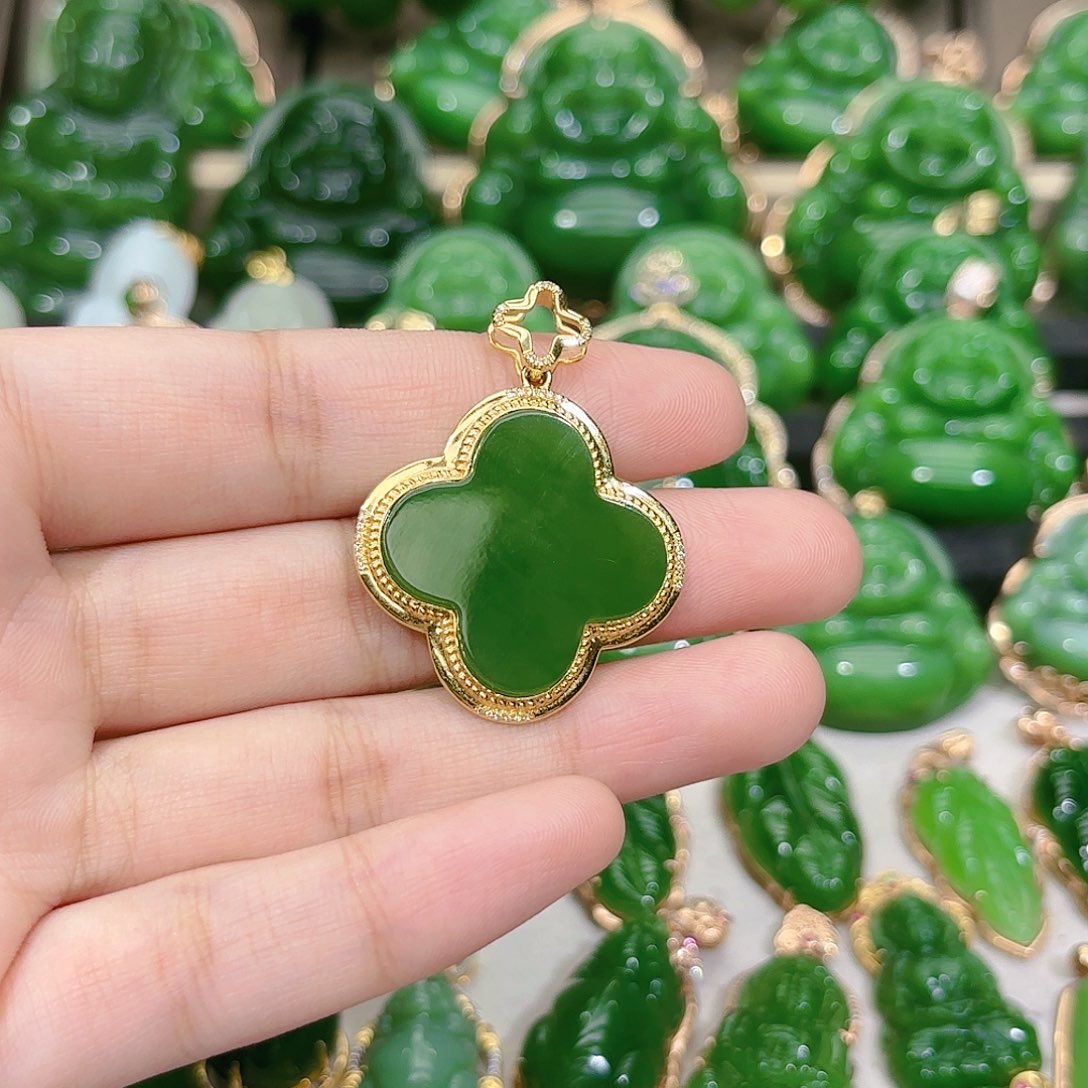 和田玉（碧玉）颈饰18K金镶嵌