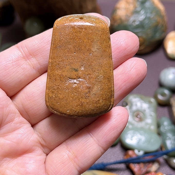 岫岩河磨玉（透闪石质玉）手绳未镶嵌玲*