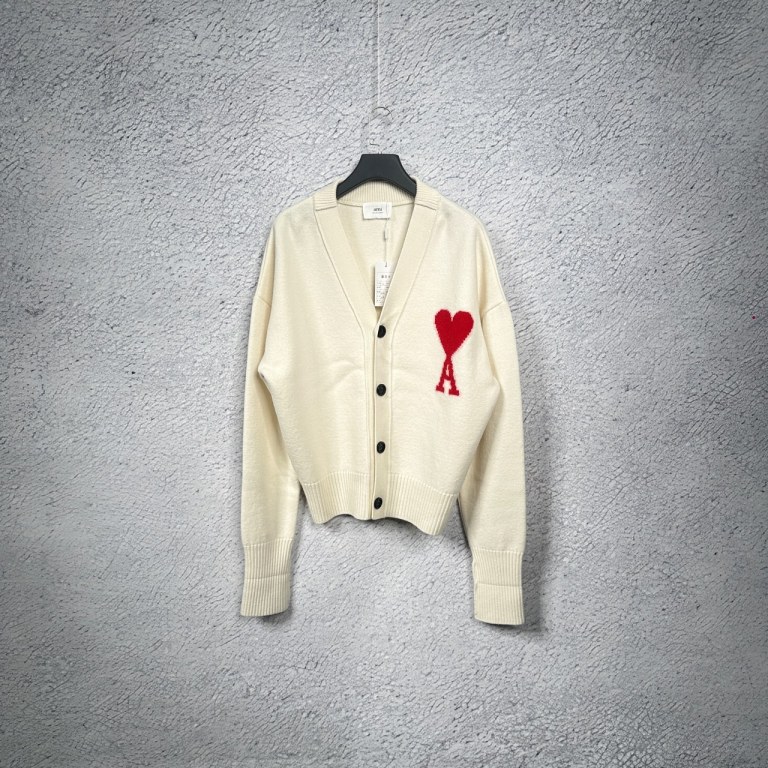 99新 AMIPARIS 艾米爱心系列 白色爱心羊毛针织开衫/L
