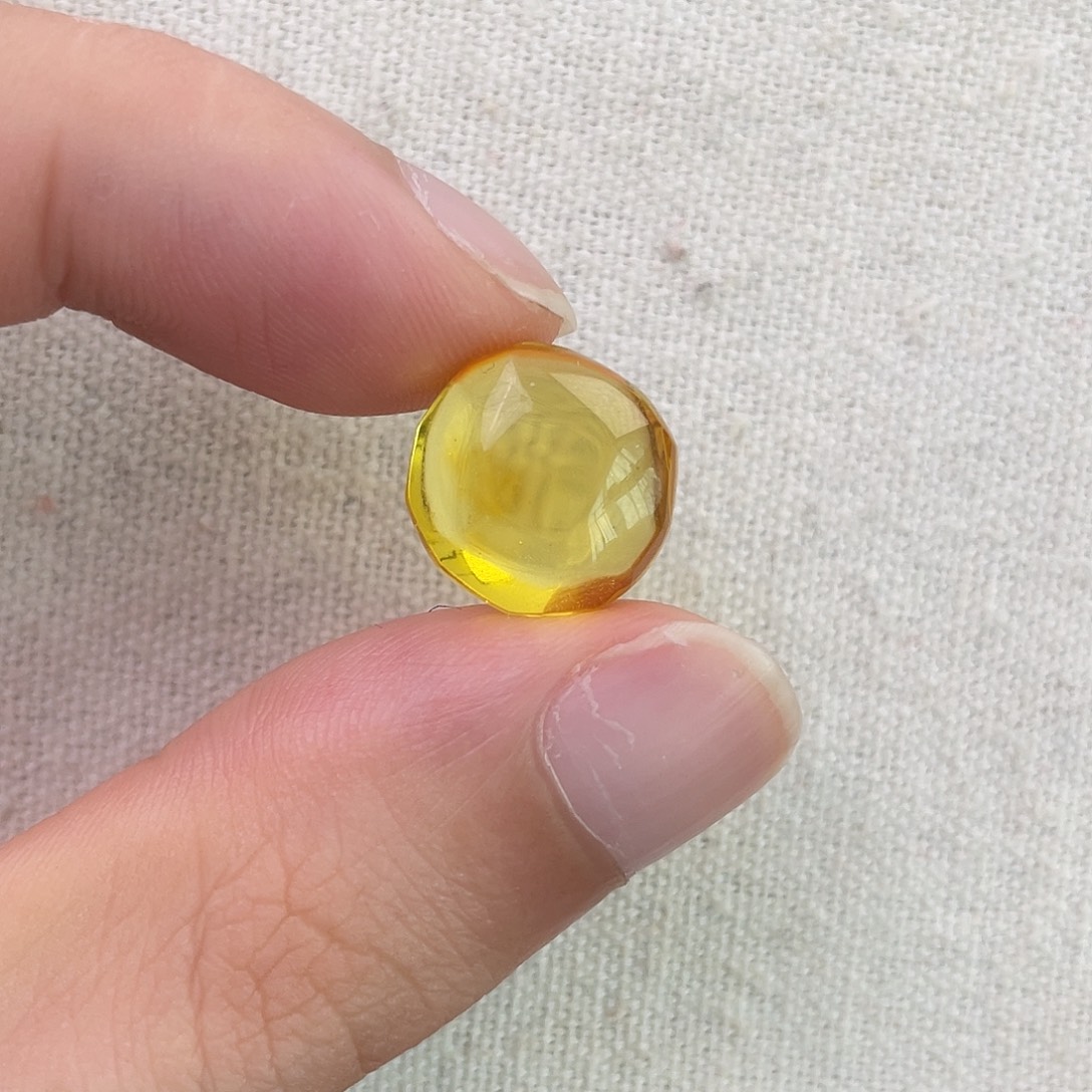 琥珀未镶嵌珠宝奇石转切