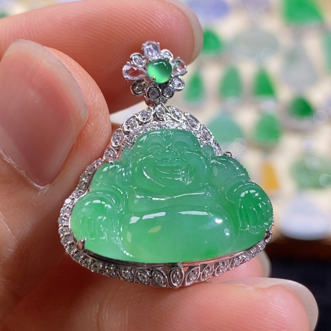 翡翠18K金镶嵌颈饰