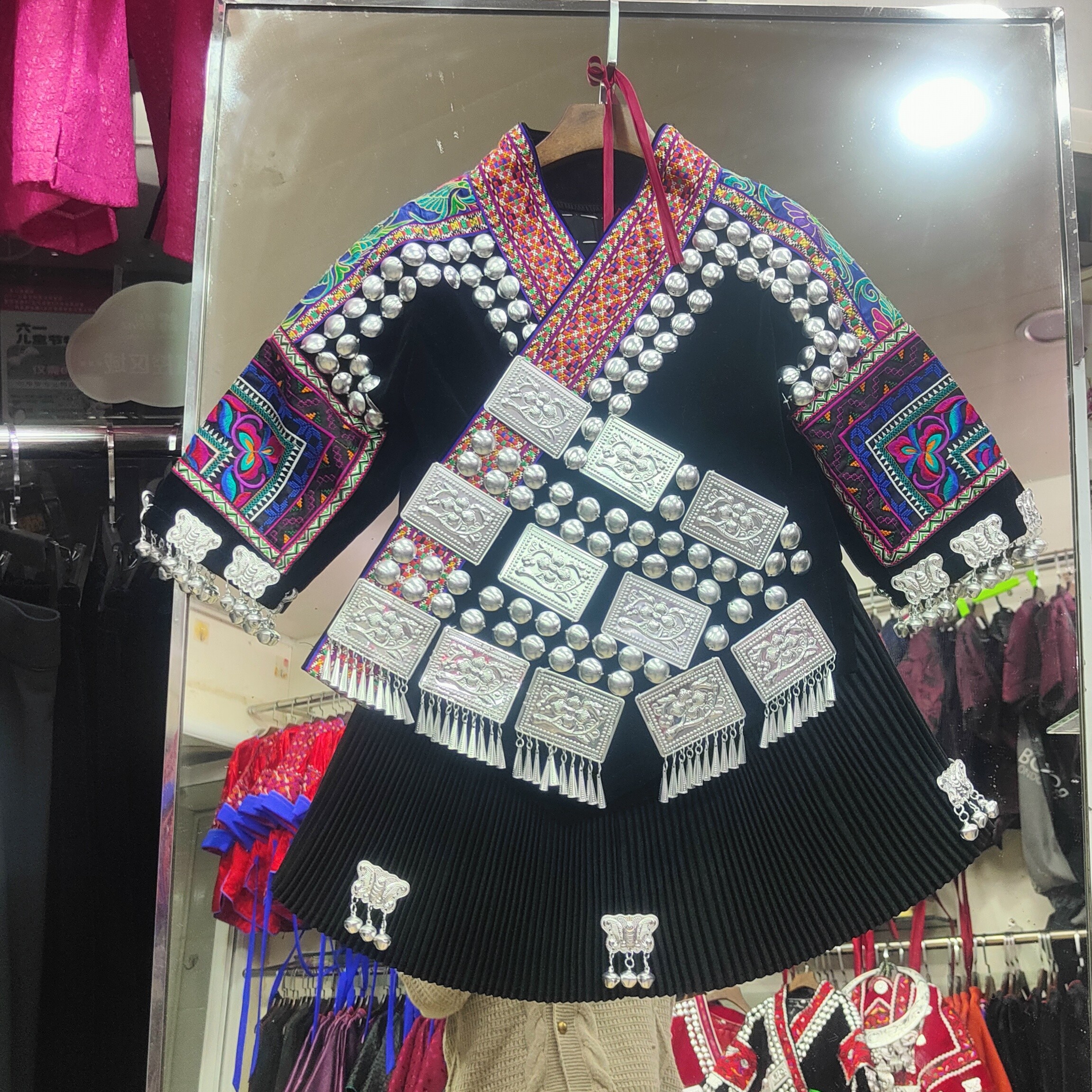 贵州苗族特色刺绣女装舞台表演服装旅拍服