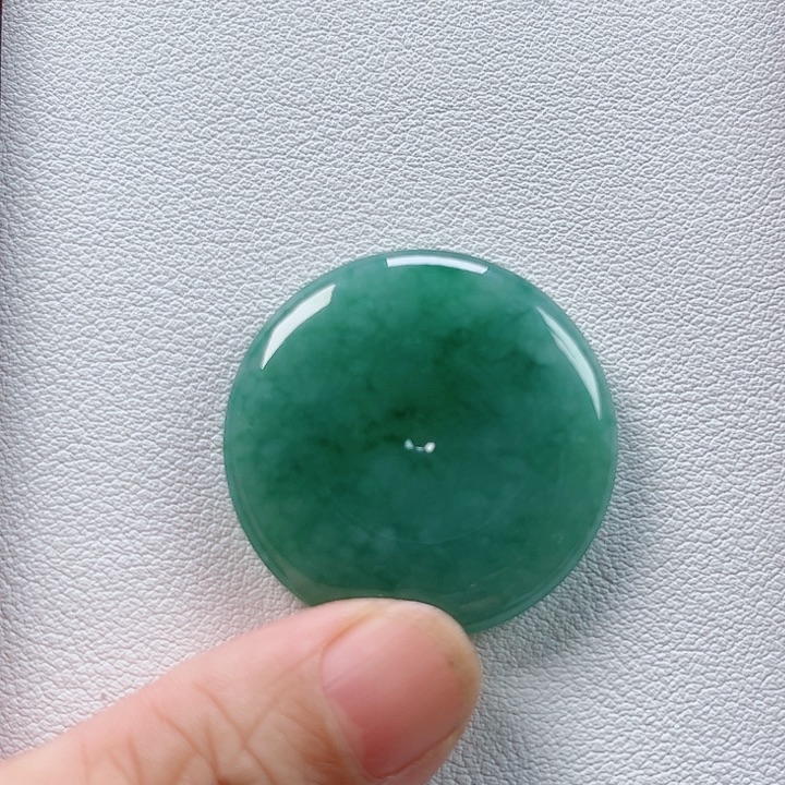 翡翠未镶嵌颈饰孤品