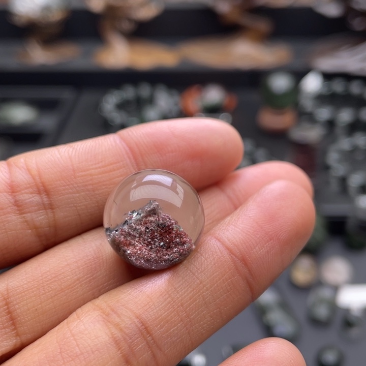 未镶嵌颈饰水晶红幽灵金字塔单珠定制