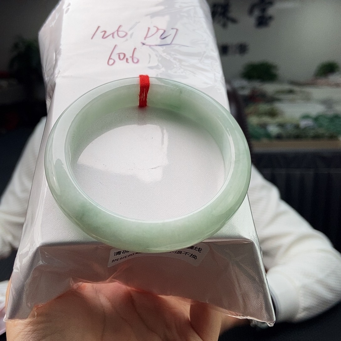 翡翠未镶嵌手镯拍一发一