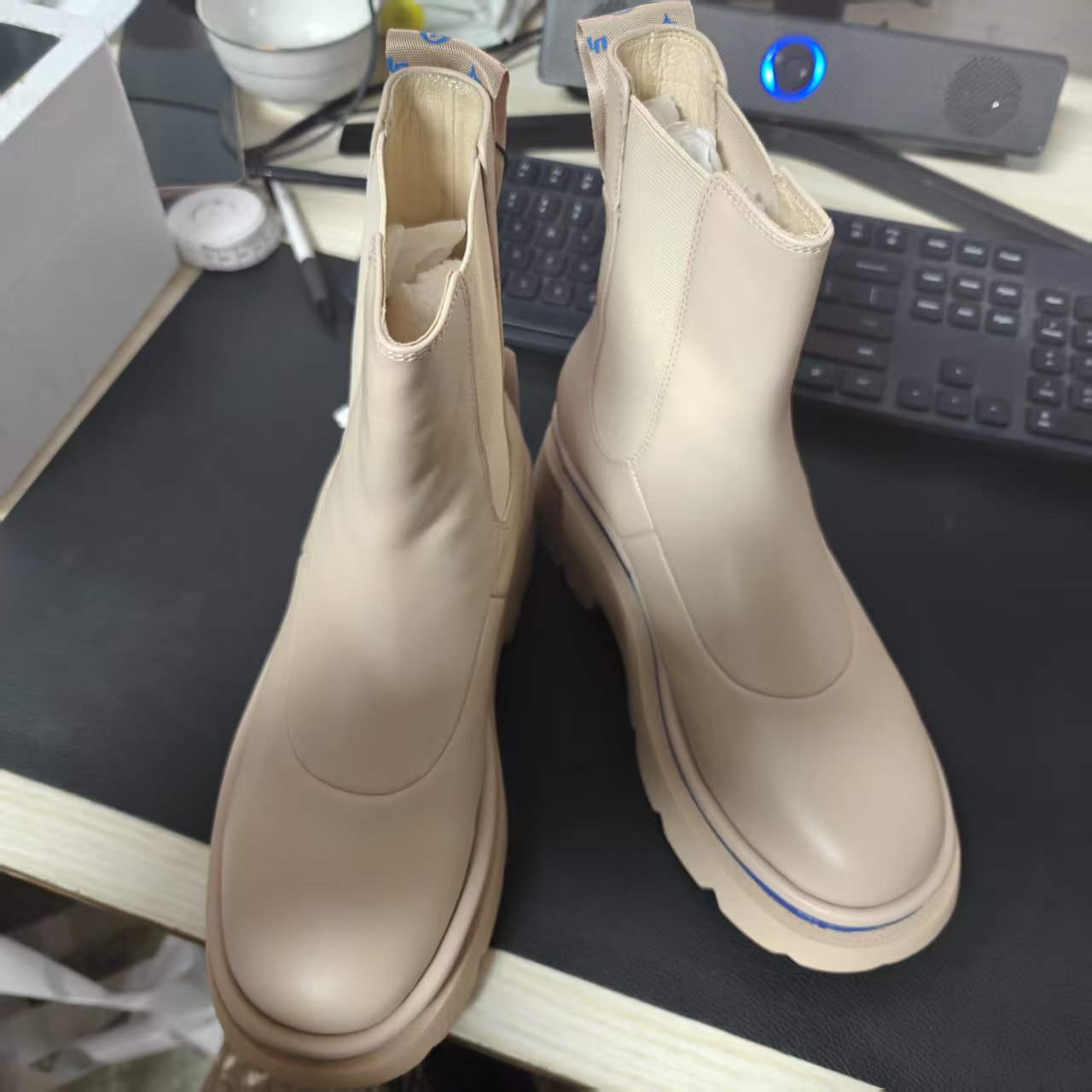 新-丸子时尚靴子女士厚底增高