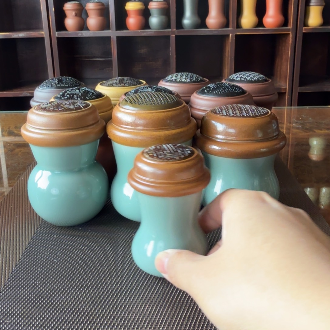 金钱扁天青一只。 