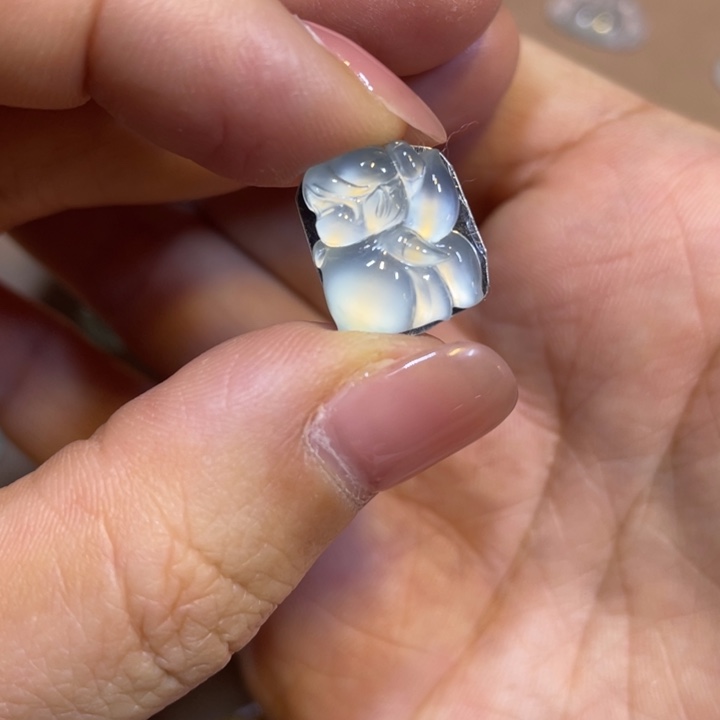 翡翠颈饰未镶嵌花仙子