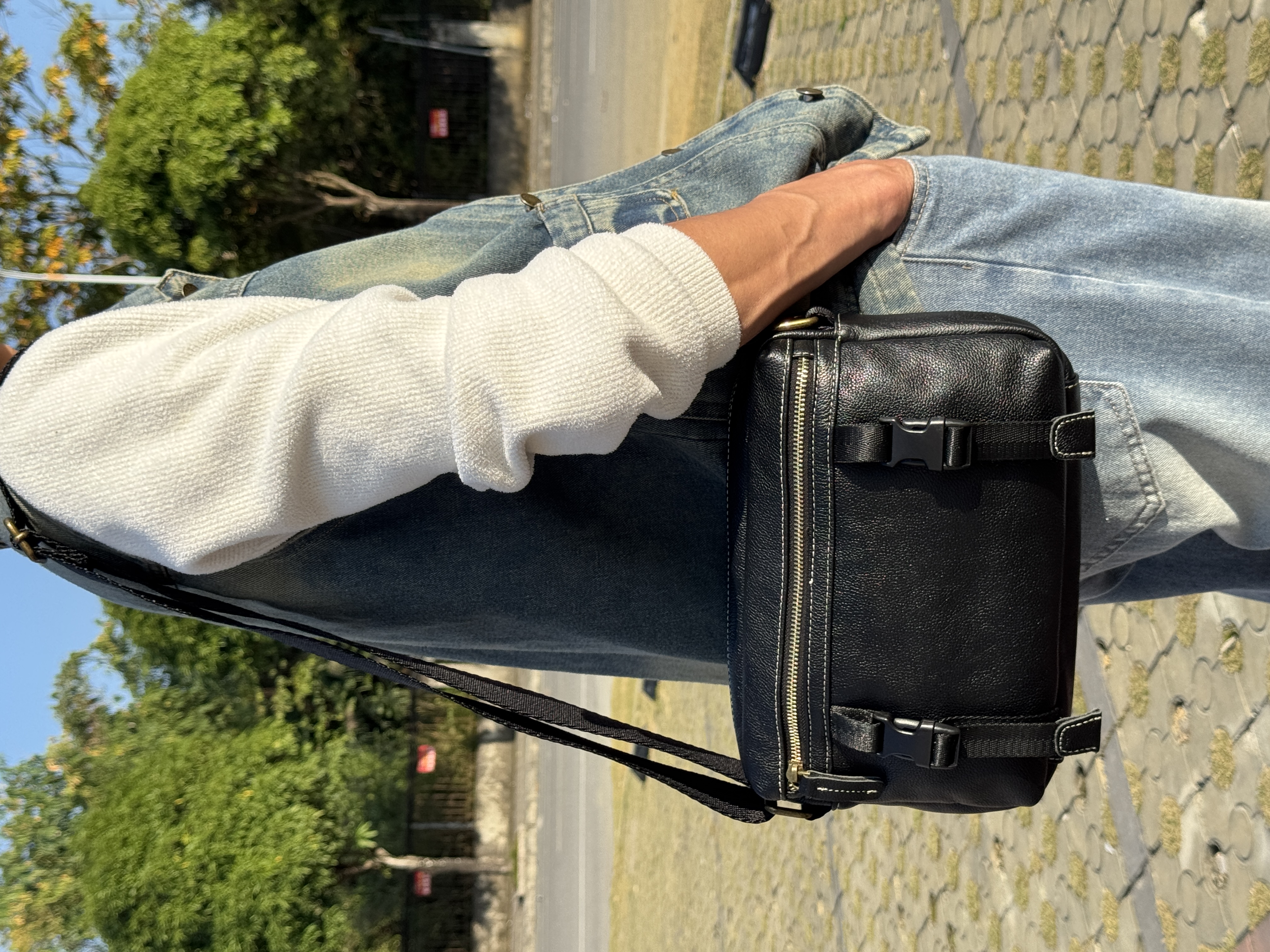 运动风通勤风头层牛皮男士单肩包拉链方形休闲风欧美风6310