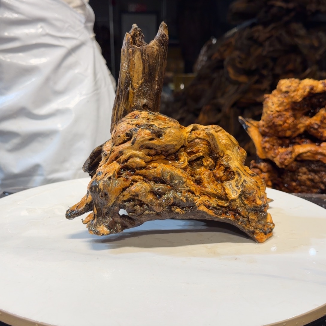 稻***饮木王一刀琥珀木摆件51