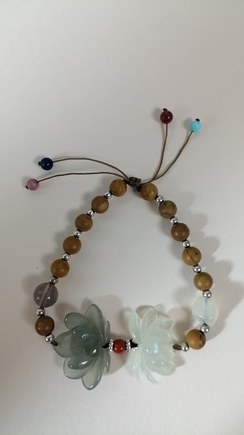 岫玉蛇纹石玉并蒂莲手绳