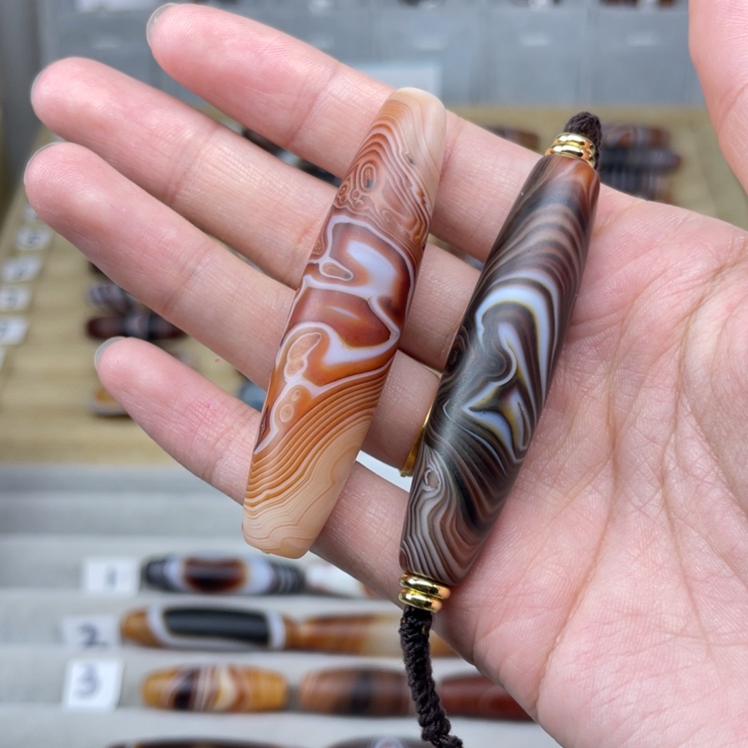 胡***啊玛瑙/玉髓合金颈饰