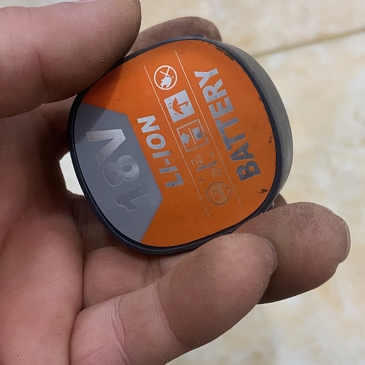 苏***生四角电池一个充电器一个