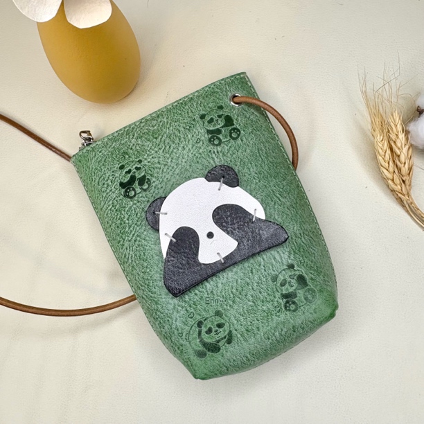 雾蜡植鞣头层牛皮熊猫一桶金手机斜挎包85703