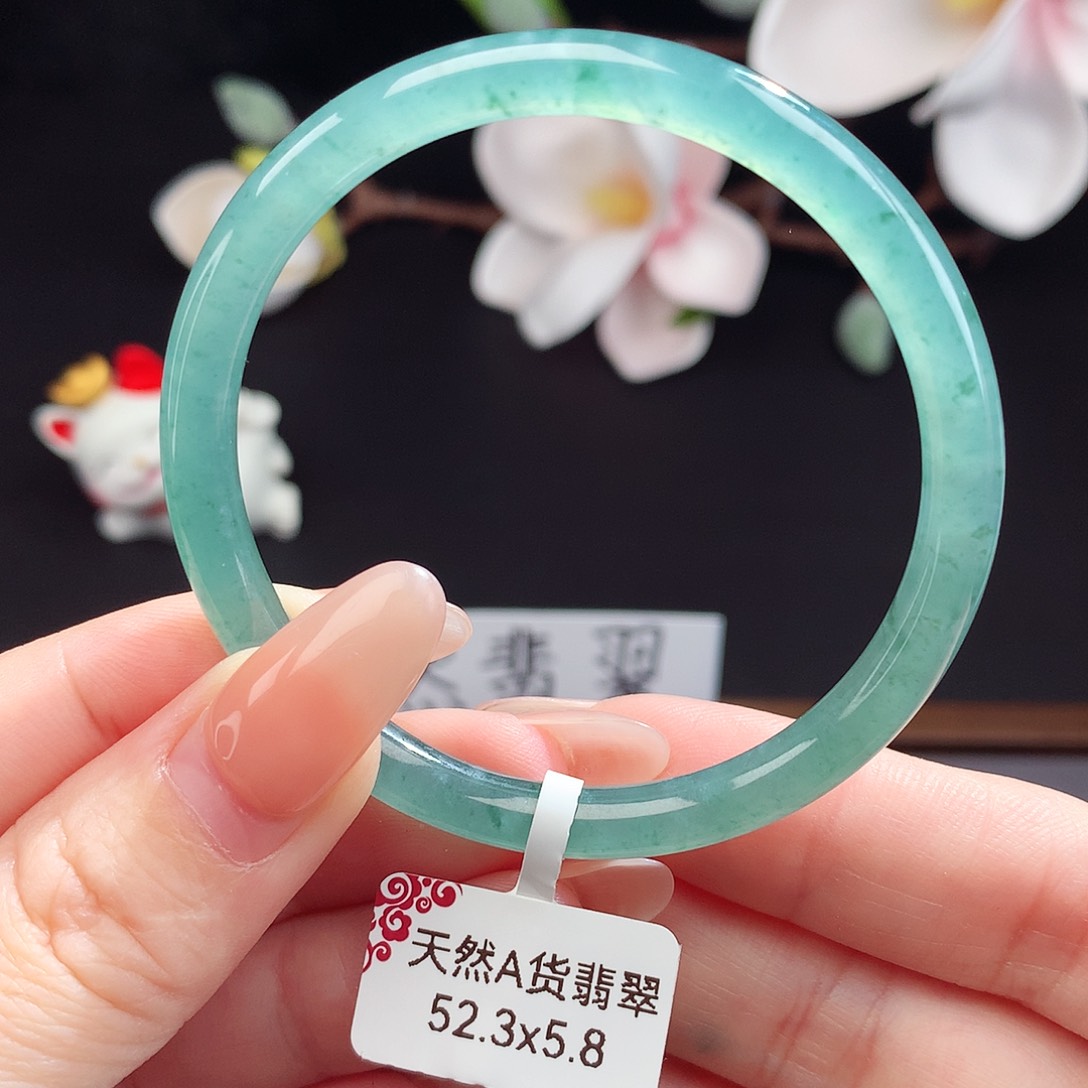 翡翠手镯（圆镯）未镶嵌